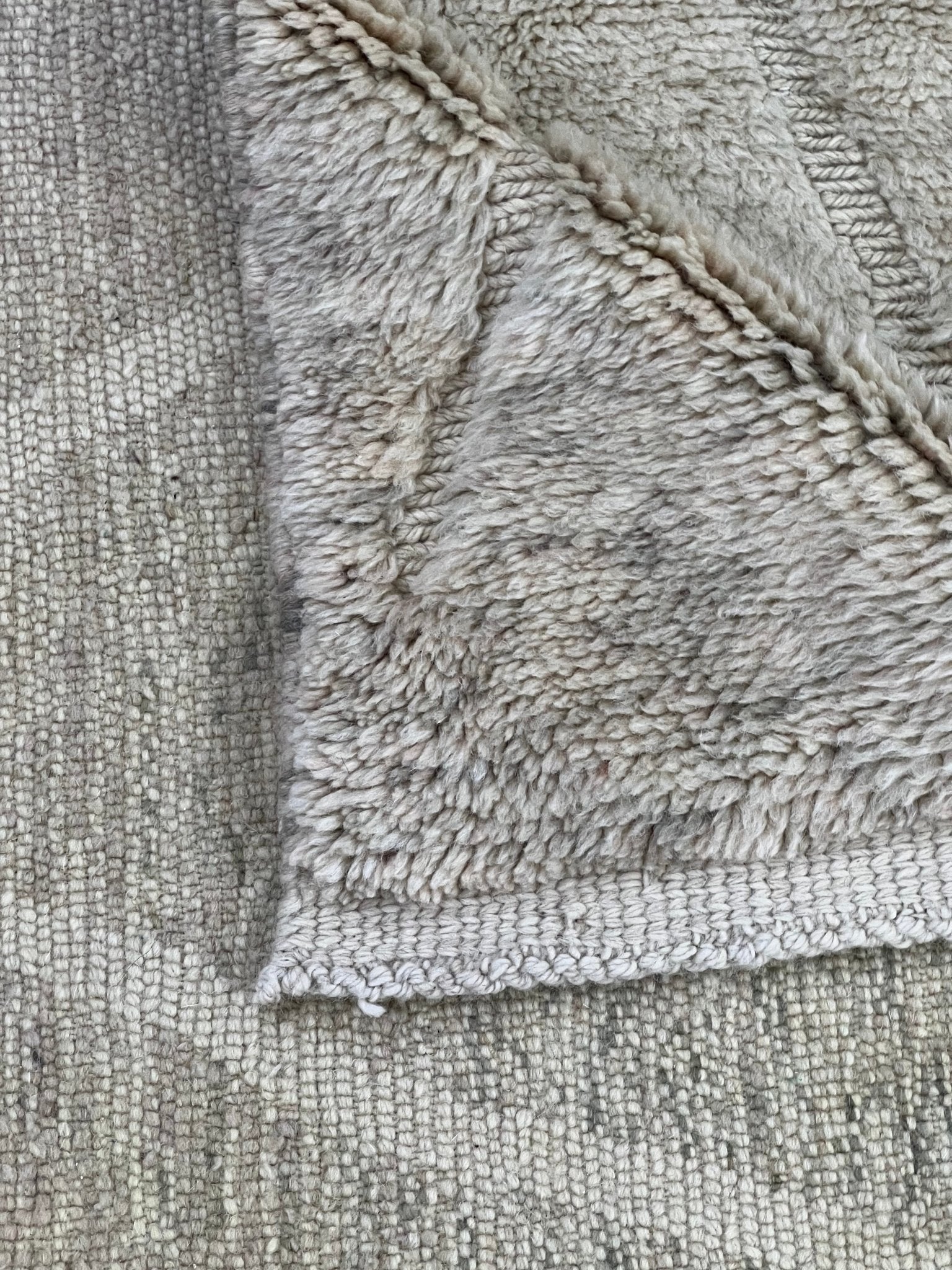 Contemporary Beni Mrirt Berber Rug 10'24" x 7'15" - 312 cm x 218 cm (Wool)