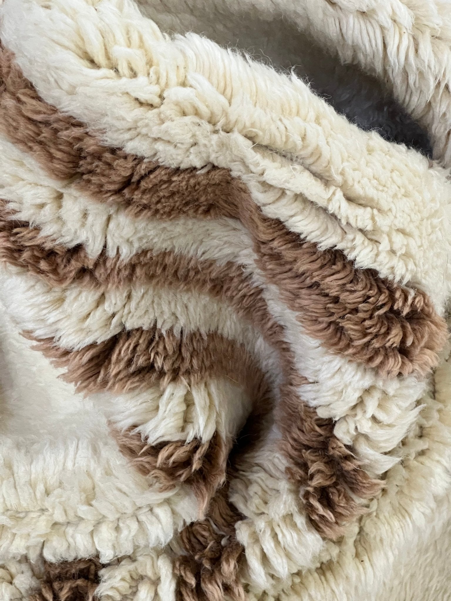 Contemporary Beni Mrirt Berber Rug 10'60" x 6'79" - 323 cm x 207 cm (Wool)