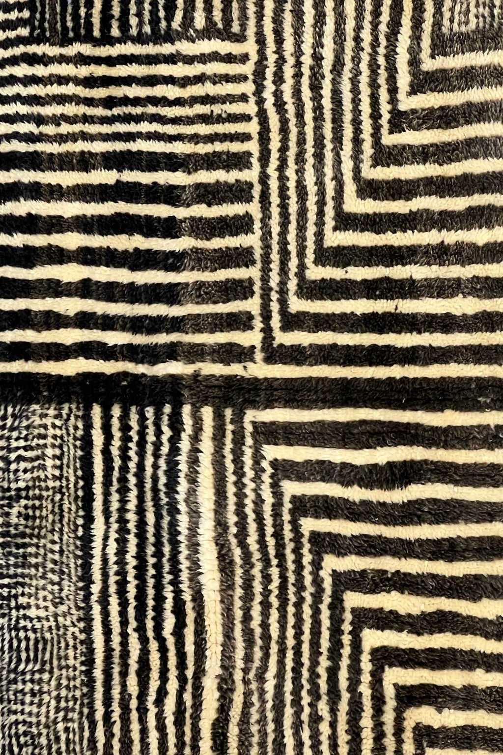 Contemporary Beni Mrirt Berber Rug 6'29" x  9'64" -  192 cm x  294 cm (Wool)