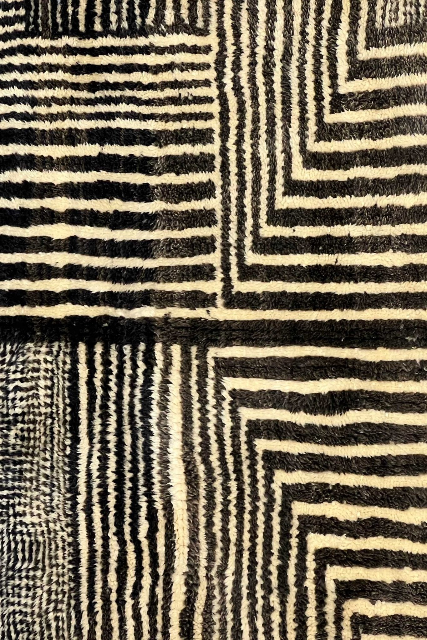 Contemporary Beni Mrirt Berber Rug 6'29" x  9'64" -  192 cm x  294 cm (Wool)