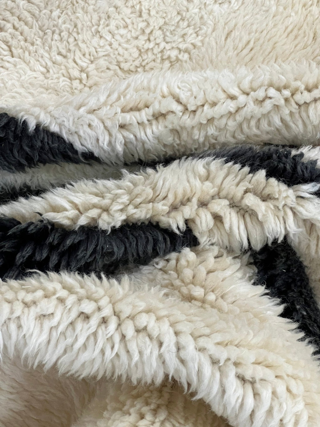 Contemporary Beni Mrirt Berber Rug 8'96" x 6'10" - 273 cm x 186 cm (Wool)