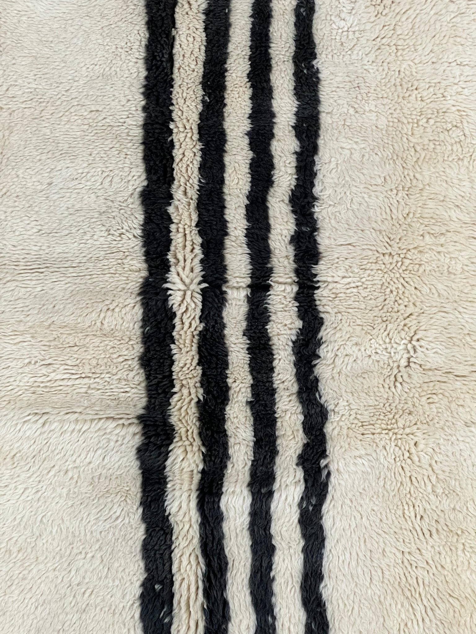 Contemporary Beni Mrirt Berber Rug 8'96" x 6'10" - 273 cm x 186 cm (Wool)