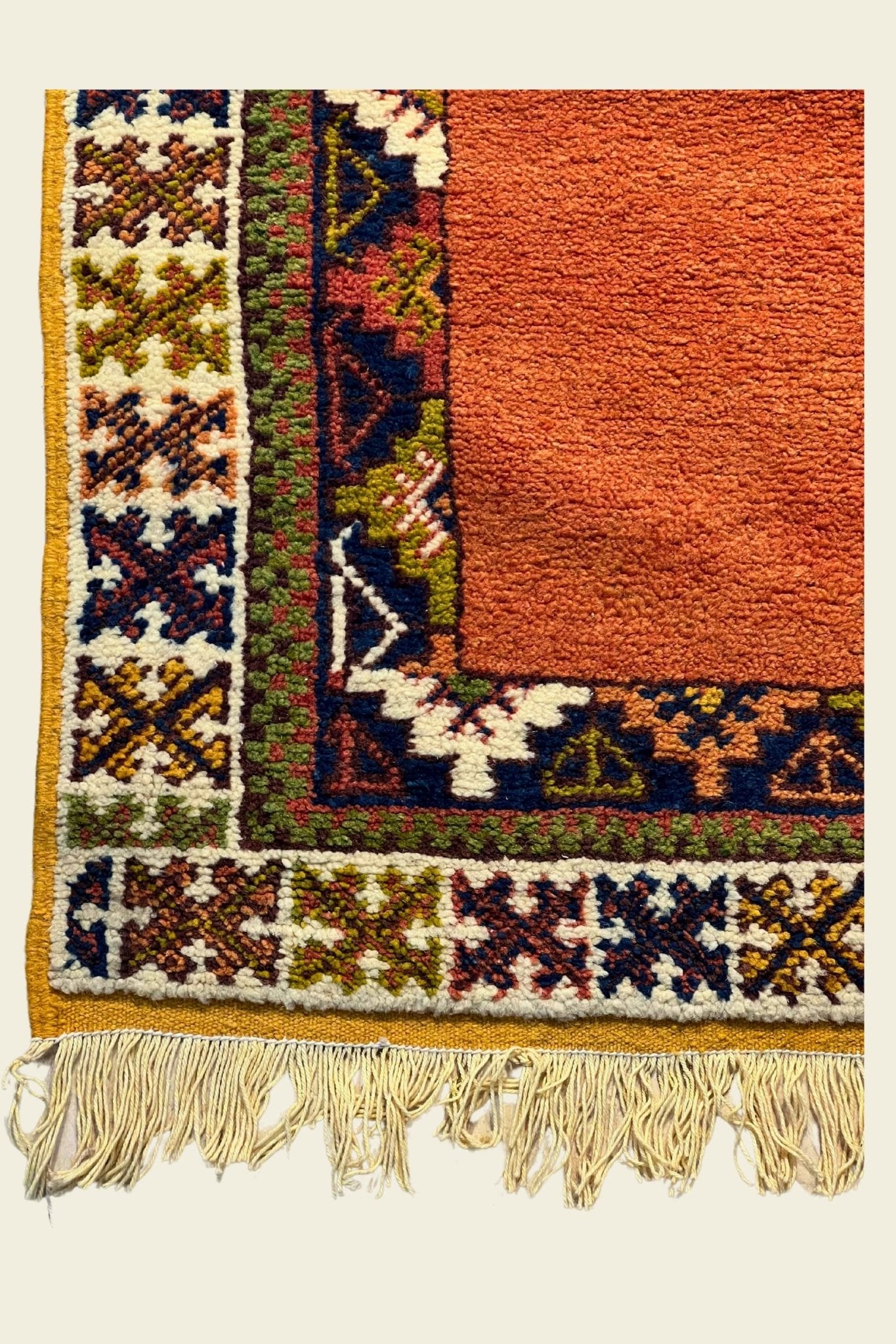 Moroccan area rug from Tazenakht, Wool and Thread, 5'3" x 8'6" Or 160 cm x 260 cm