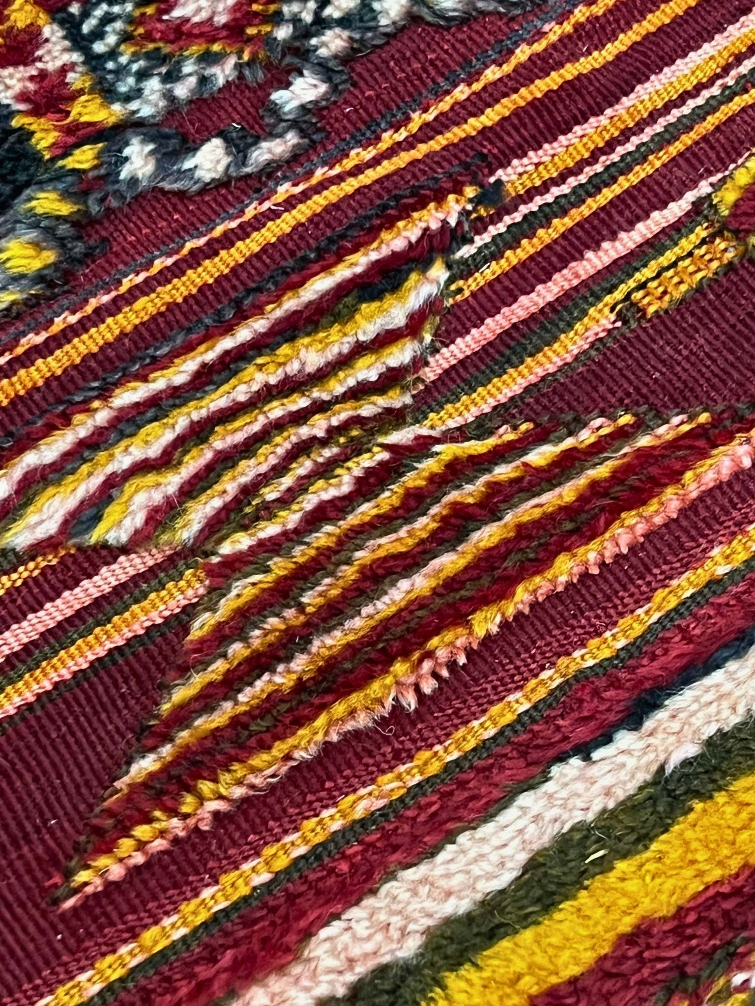 Vintage Beni Mguild Berber Rug 7'3" x 9'11" - 220 cm x 303 cm (Wool)